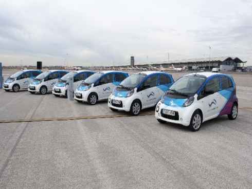 AENA Aeropuertos  presenta  la flota de vehículos eléctricos