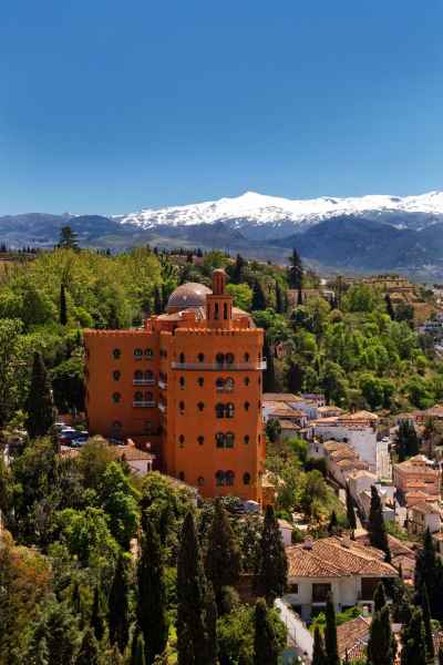 Alhambra Palace pone la vista en el mercado asiático