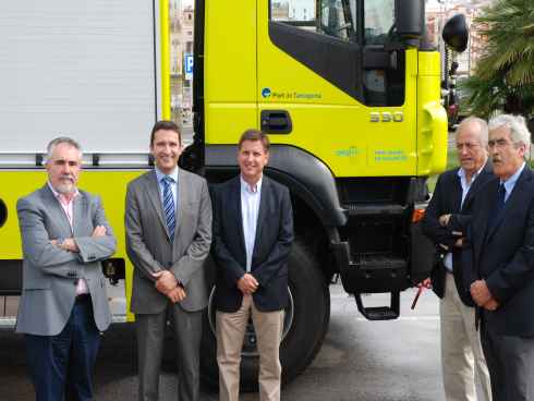 Presentación del nuevo camión de bomberos de AEQT-Port de Tarragona