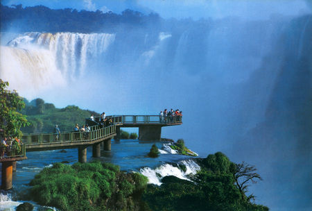 SayHueque.com  ha anunciado dos nuevos viajes a la Patagonia Argentina y las Cataratas del Iguazú.