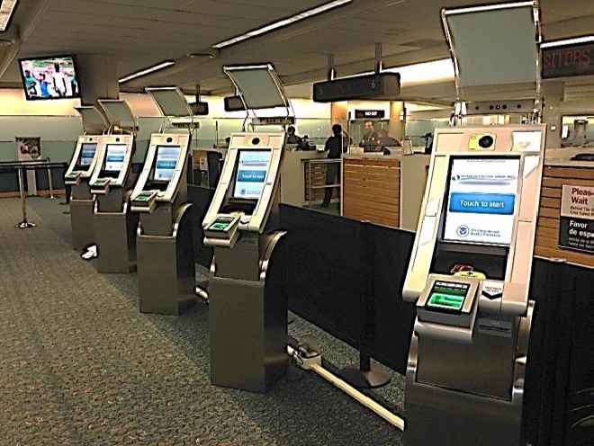 United  instala kioscos automatizados de control de pasaportes 