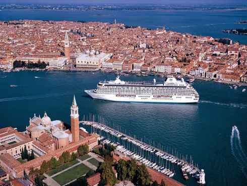 Crystal Cruises votada la mejor lnea de cruceros por Travel + Leisure 