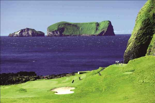 Islandia, un paraíso para el turismo de aventura y el golf