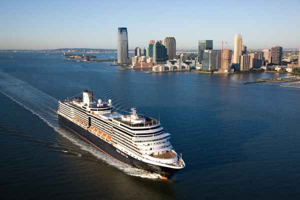 Holland America  nombrada mejor valor global en cruceros