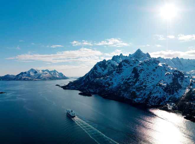 Hurtigruten presenta sus cruceros a Noruega, Groenlandia, Spitsbergen y Antrtida