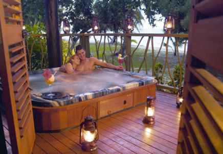 Islas Jean-Michel Cousteau Fiji Resort -jacuzzi suites luna de miel