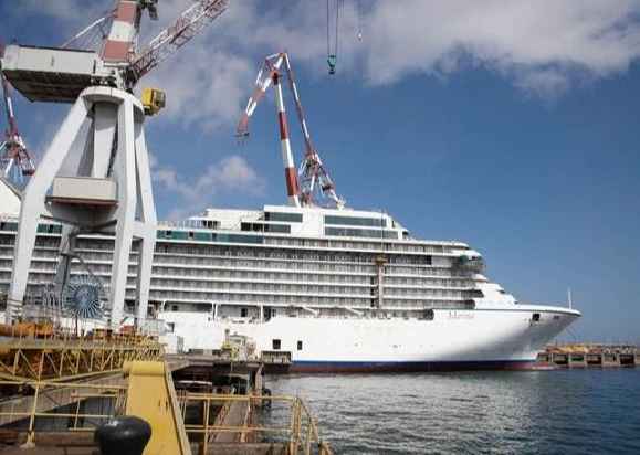 El nuevo crucero Riviera ser bautizado en Barcelona el 11 de mayo