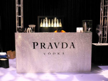El vodka Pravda, el champagne Zarb y la cerveza Iki llegan a Espaa