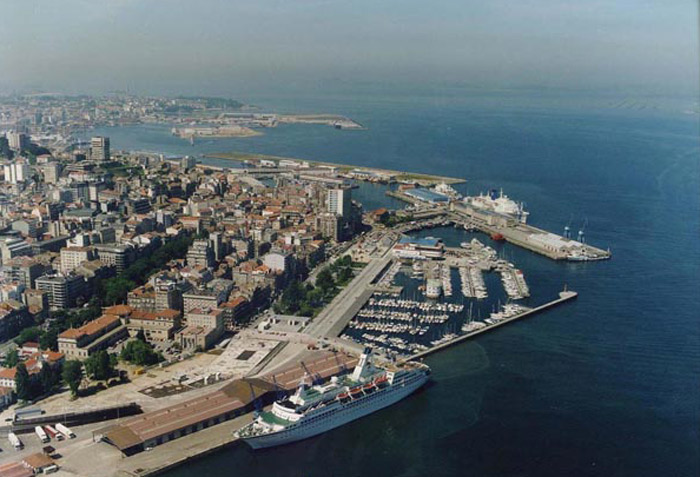 El Puerto de Vigo ha incrementado su tráfico de contenedores un +7% el primer semestre 2011