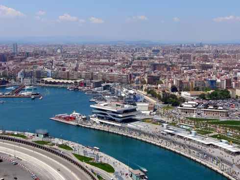 Valenciaport supera los 378.000 pasajeros de cruceros y supera los 4,3 millones TEU
