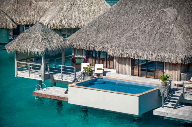 St.Regis Bora Bora presenta su oferta especial para enamorados