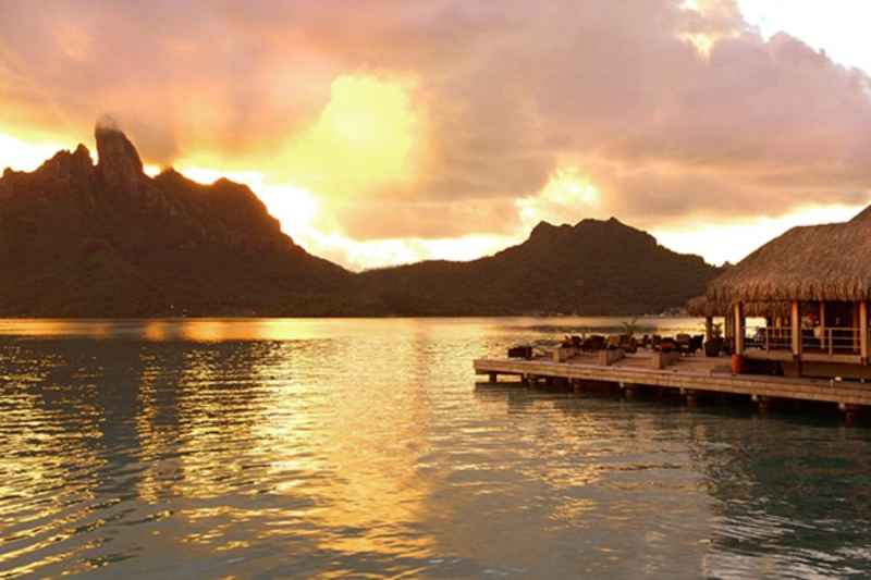 St. Regis Bora Bora Resort lanza su men Romance en Bora Bora 
