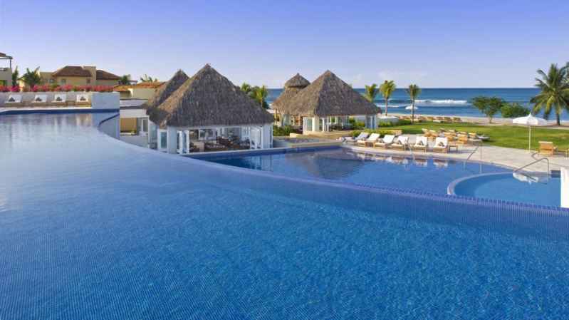 Resort St. Regis Punta Mita 5º aniversario con el paquete “Five Diamonds”