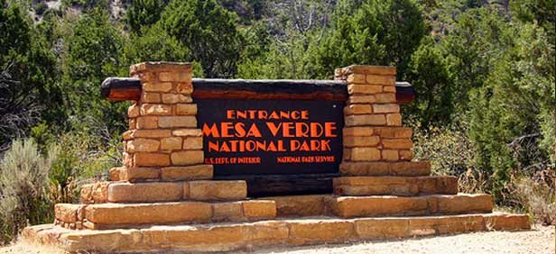 Arqueologa en el Parque Nacional de Mesa Verde en Colorado