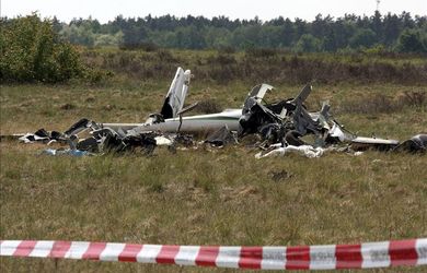 Cuatro fallecidos tras estrellarse dos avionetas en el municipio de Castrilln