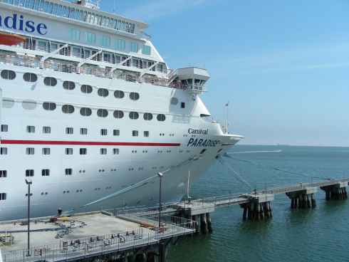 Carnival lanza cruceros de 4-5 das desde Tampa en el buque Paradise