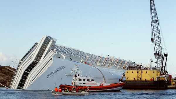 Se inicia el bombeo del combustible del crucero Costa Concordia