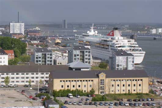 El crucero Balmoral de la naviera Fred.Olsen estrena en nuevo atraque de cruceros en Aalborg