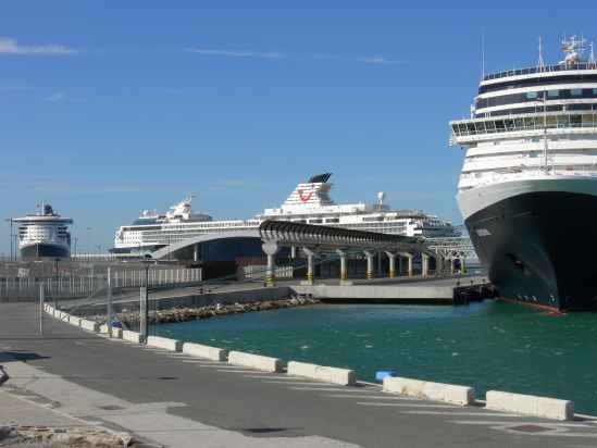 Fotonoticia - El crucero Queen Mary 2 visita Puerto Mlaga