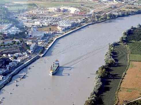 Reanudado el dragado de mantenimiento anual del Canal de Navegacin del Guadalquivir