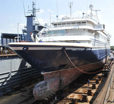 El  crucero SeaDream actualizado en el  dique seco 
